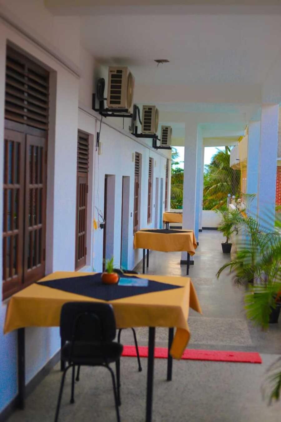 Hotel Royal Hub Kudapaduwa Exteriér fotografie