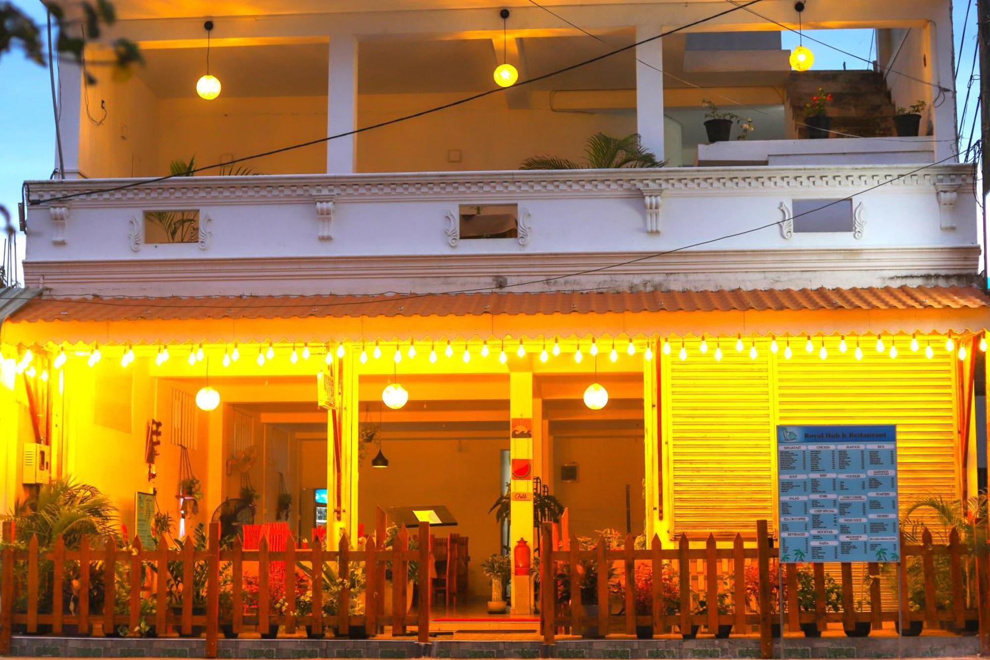 Hotel Royal Hub Kudapaduwa Exteriér fotografie